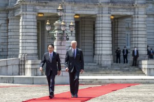 President Joe Biden and Japanese Prime Minister Kishida Fumio participate in an arrival ceremon