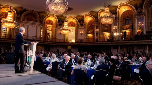 Former Chicago mayor Rahm Emanuel presenting at the 2015 Global Leadership Awards